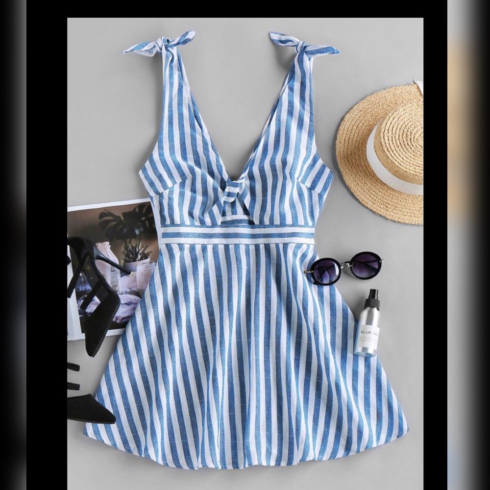 Striped Twisted Tie Front Plunging Summer Dress 😍